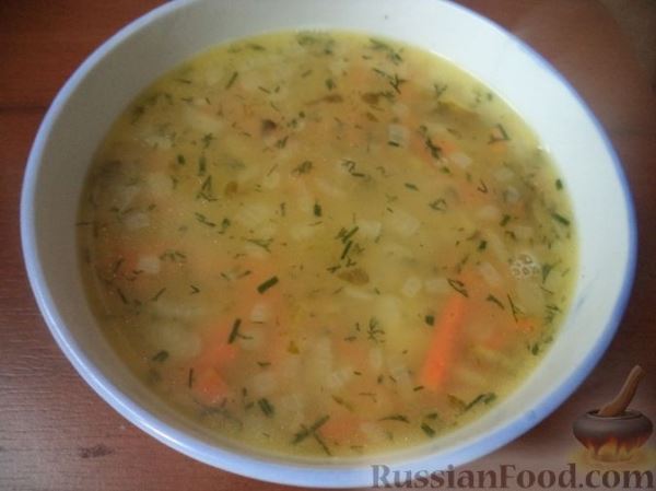 Гороховый суп с малосольными огурцами