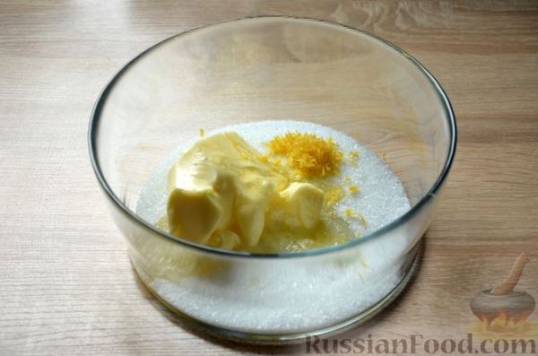 Лимонный кекс с маковой начинкой и глазурью