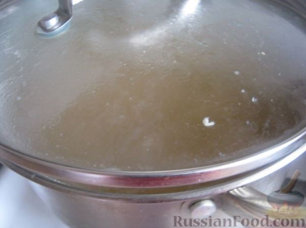 Суп из чечевицы с солеными огурцами