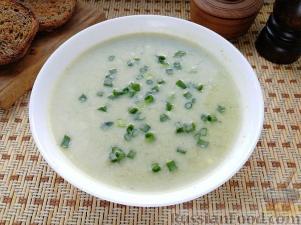 Суп-пюре из брокколи с плавленым сыром