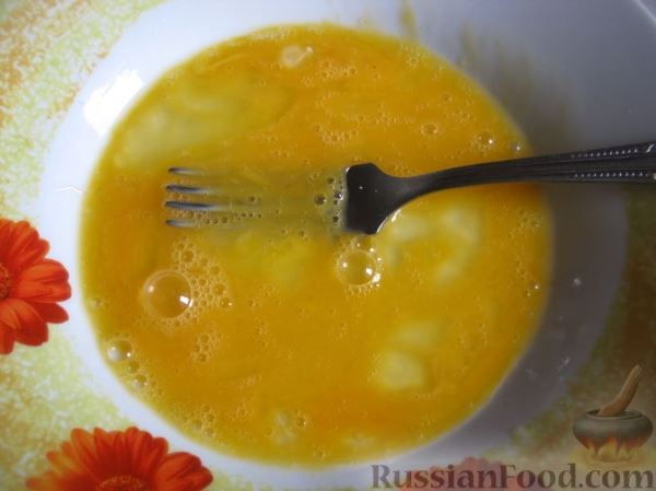 Куриный суп с лапшой из омлета