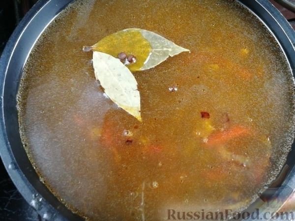 Суп с перловкой и овощами на говяжьем бульоне