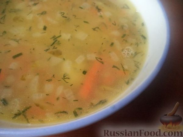 Гороховый суп с малосольными огурцами
